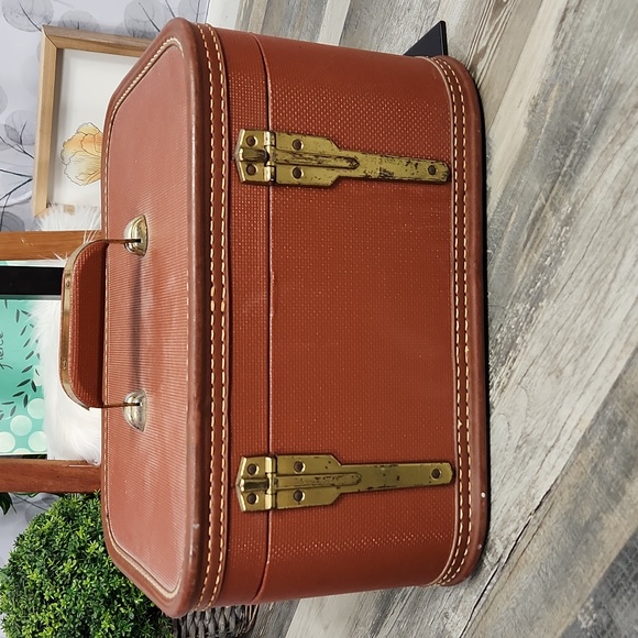 Vintage Lady Baltimore Vanity Train Case - Picture 9 of 16